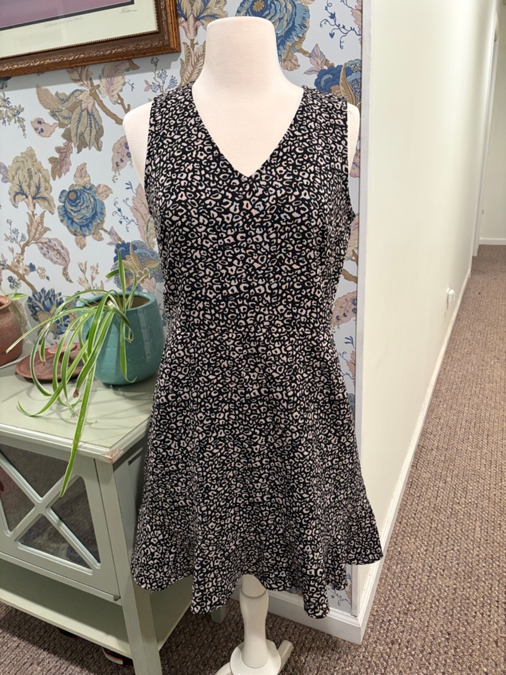 LOFT Sleeveless Black and Tan Leopard Print V-Neck Dress